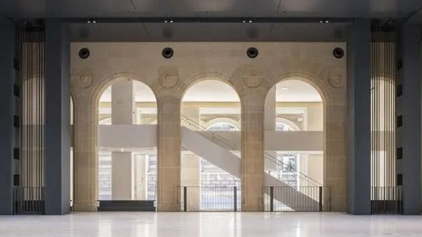 ‘피노 컬렉션’과 ‘퐁다시옹 까르띠에’ ②다감각적 공간지각