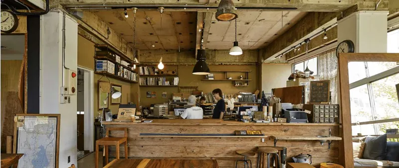 일본 Z세대의 감성을 닮은 오사카의 카페, '스퀘어 퍼니처 커피 스탠드'