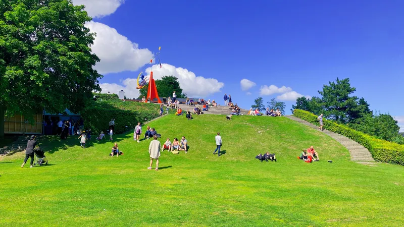 덴마크 루이지애나 근대미술관: 교외의 미술관에서 도시의 미래를 설계하다.