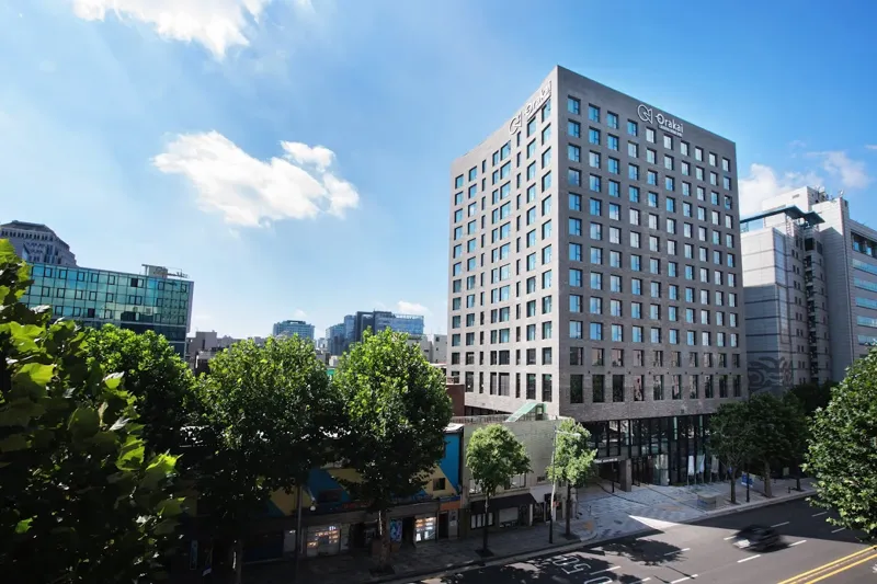 호텔 시장 활황에 매각 저울질하는 ‘오라카이 대학로’