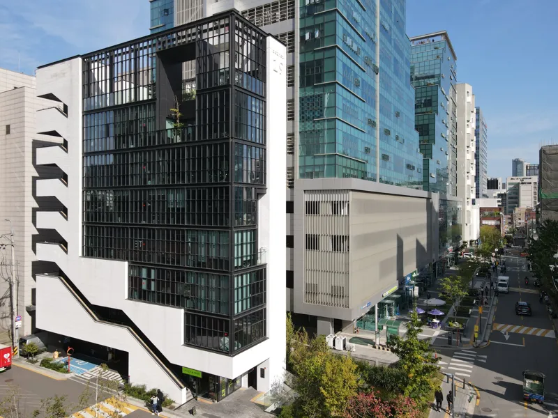 성수동으로 확산되는 K메디컬, ‘코너19’ 금융사 나간 자리 채우는 성형외과
