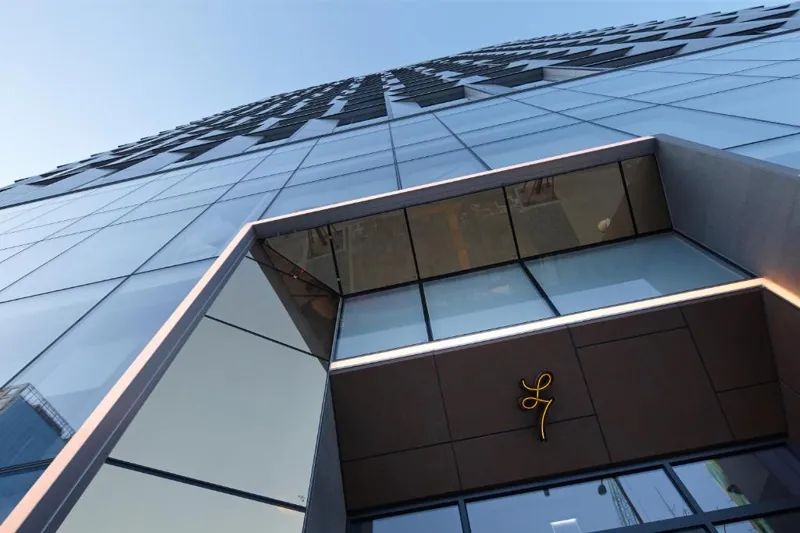 유통 대기업 롯데·신세계, ‘리테일=>호텔’로 상장 리츠 전략 대전환